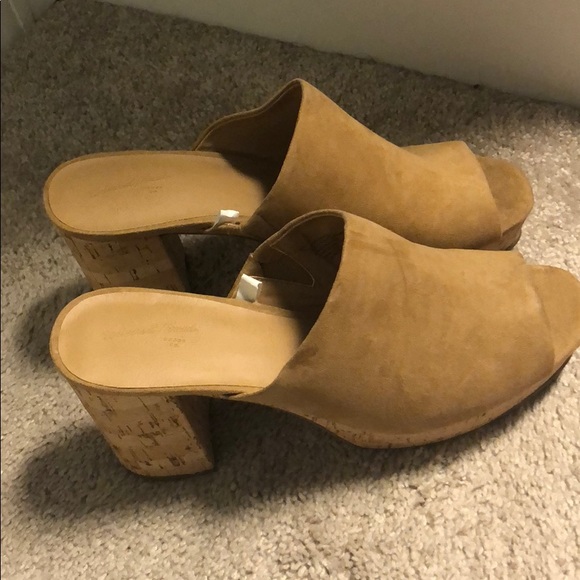 Tan Universal thread high heels - Picture 1 of 2